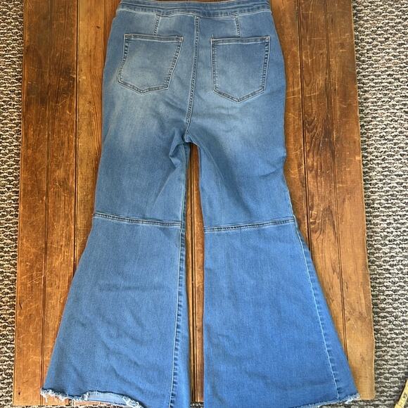Women's Blue Flared Jeans - Picture 8 of 8
